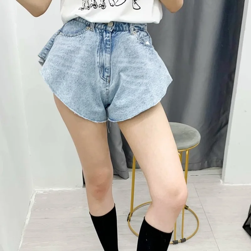 Casual Ruffle Hem Blue Denim Shorts Skirts High Waist All-Match Loose Ruched Shorts 2021 Summer Tide Female New Fashion Clothing
Casual Ruffle Hem Blue Denim Shorts Skirts High Waist All-Match Loose Ruched Shorts 2021 Summer Tide Female New Fashion Clothing