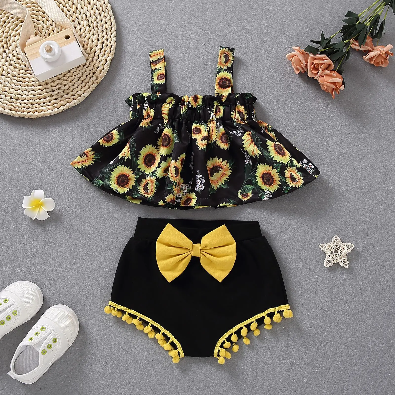 Newborn Baby Girls Outfit Set Drawstring Skirt Top + Sunflower Print Shorts Two Pieces Set Baby Girl Clothes
Newborn Baby Girls Outfit Set Drawstring Skirt Top + Sunflower Print Shorts Two Pieces Set Baby Girl Clothes