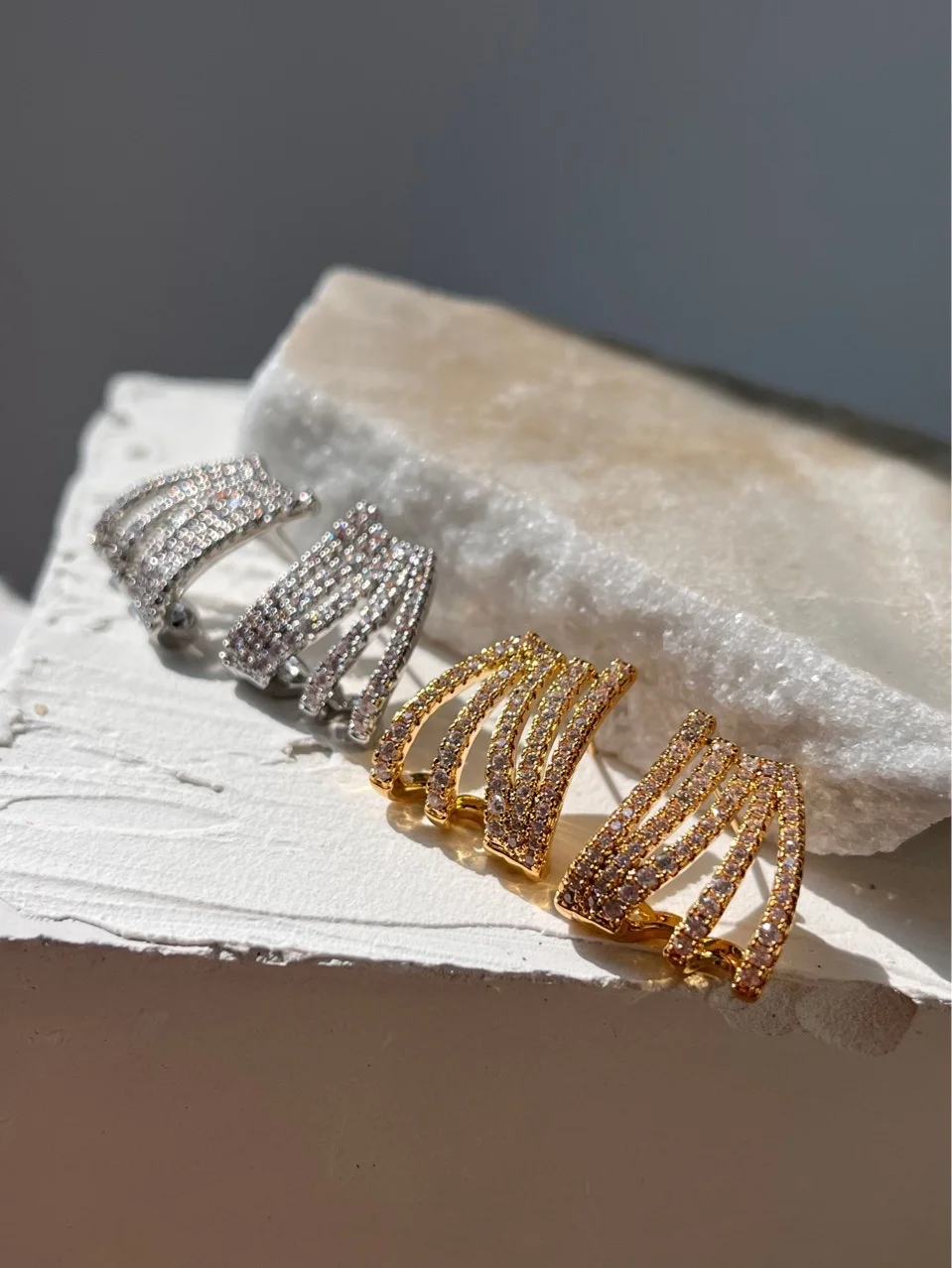 181/00 Personality Embedding ZHUAN Small and Fashionable Earrings 22 Years New Fashion Mesh Red Temperament 92 Pin A7/3
181/00 Personality Embedding ZHUAN Small and Fashionable Earrings 22 Years New Fashion Mesh Red Temperament 92 Pin A7/3