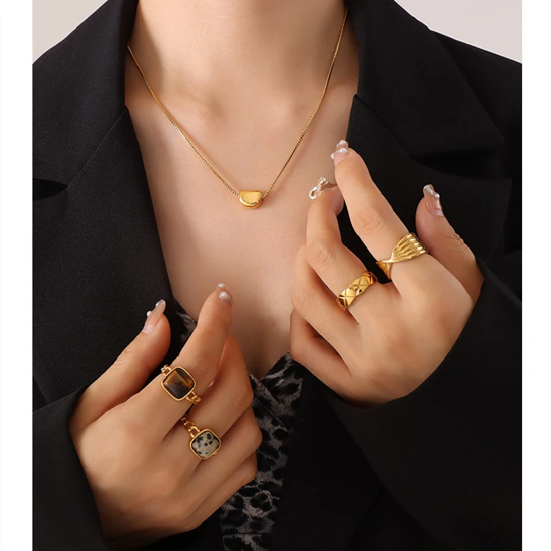 Temperament Elegant Glossy 3D Love Pendant Necklace Stainless Steel Jewelry Gift Simple Fashion Women Necklace
Temperament Elegant Glossy 3D Love Pendant Necklace Stainless Steel Jewelry Gift Simple Fashion Women Necklace