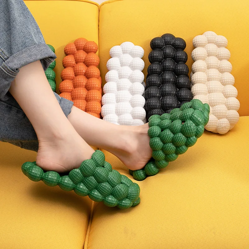 Hot Summer New Personality Bubble Fashion Slippers Home Massage Bottom for Men and Women's Sandals 2022 Women's Flip Flops
Hot Summer New Personality Bubble Fashion Slippers Home Massage Bottom for Men and Women's Sandals 2022 Women's Flip Flops