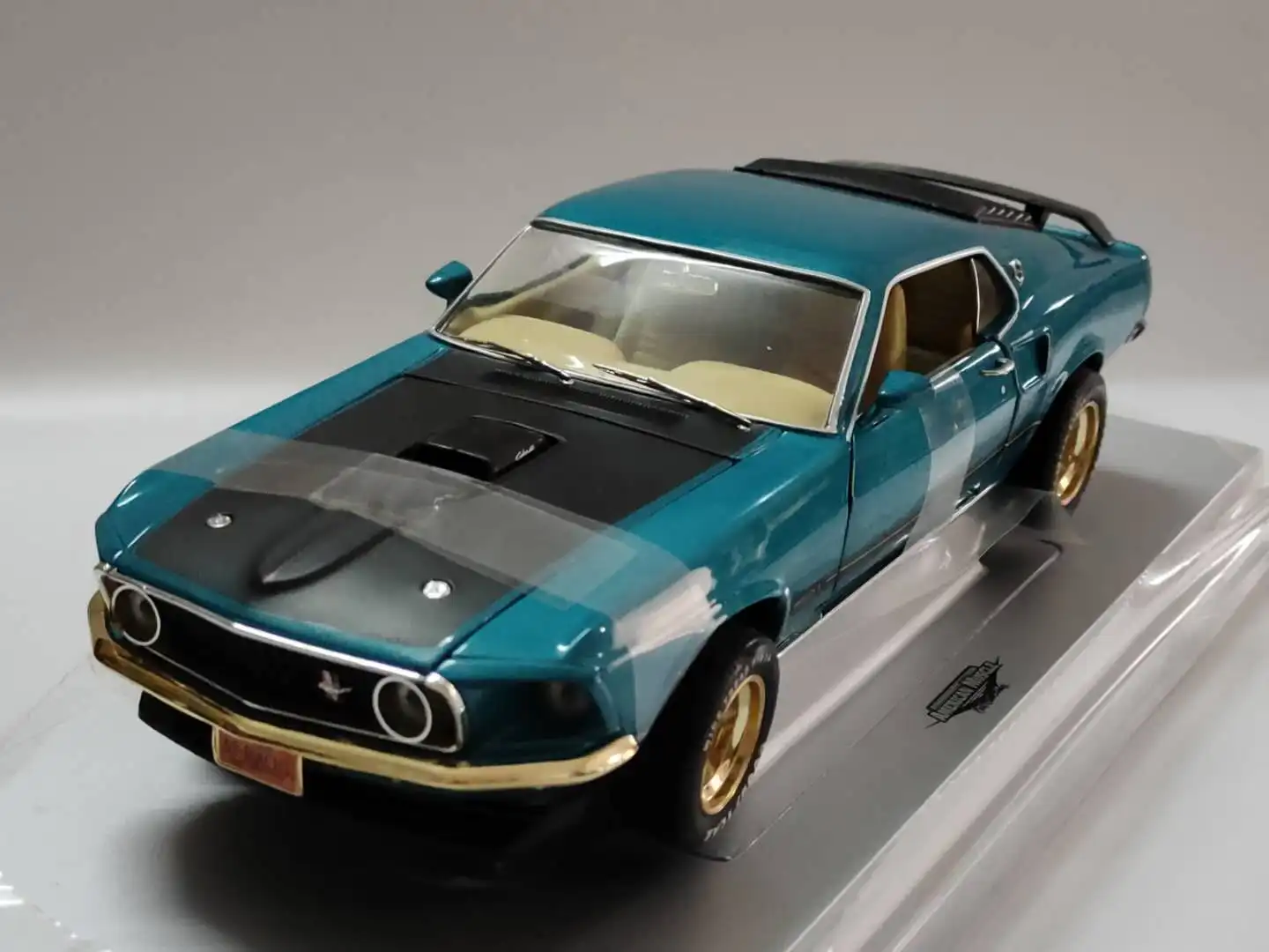

ERTL 1:18 Mustang Mach 1969 Vintage Car Alloy Fully Open Simulation Limited Edition Alloy Metal Static Car Toy Gift
