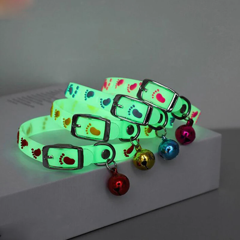 Fluorescence Cat Necklace Glowing Puppy Cat Collar Anti-Lost Fluorescent Silicone Cat Bell Collar Collar Pet Cat Jewelry
Fluorescence Cat Necklace Glowing Puppy Cat Collar Anti-Lost Fluorescent Silicone Cat Bell Collar Collar Pet Cat Jewelry