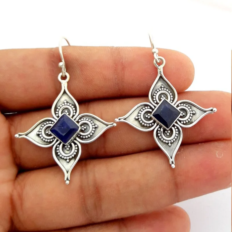 Luxury Sapphire Retro Simple Hollow Out Flower Pendant Earrings Women Stainless Steel Boho Jewelry Elegant Woman Long Earrings
Luxury Sapphire Retro Simple Hollow Out Flower Pendant Earrings Women Stainless Steel Boho Jewelry Elegant Woman Long Earrings