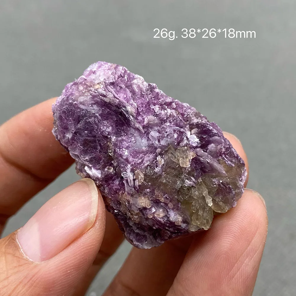 100% натуральная фиолетовая слюда, блестящий образец
100% натуральная фиолетовая слюда, блестящий образец