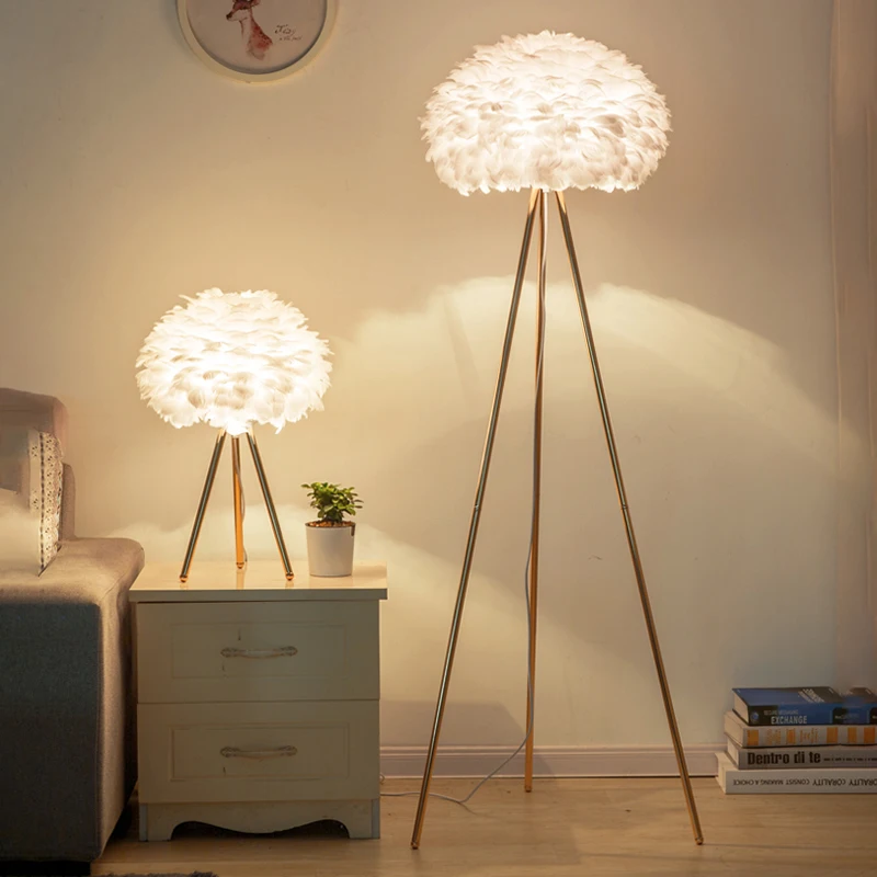 Nordic Creativity Tripod Feather Floor Lamp Bedroom Bedside Lamp Living Room Home Decor Indoor Lighting Standing Table Light
Nordic Creativity Tripod Feather Floor Lamp Bedroom Bedside Lamp Living Room Home Decor Indoor Lighting Standing Table Light