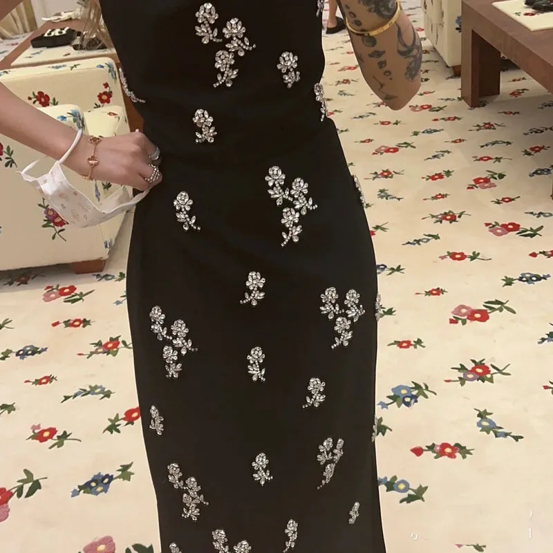 High Fashion Diamond Flower Embroidery Fashion Elegant Long Dress Women Side Slit Sexy Chic Ladies Dresses
High Fashion Diamond Flower Embroidery Fashion Elegant Long Dress Women Side Slit Sexy Chic Ladies Dresses