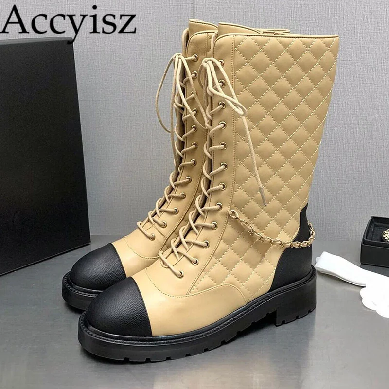 Autumn and Winter Thick Sole Leather Chain Decoration Lace up Fashion Boots Women's Round Head Thick Heel Versatile Short Boots
Autumn and Winter Thick Sole Leather Chain Decoration Lace up Fashion Boots Women's Round Head Thick Heel Versatile Short Boots