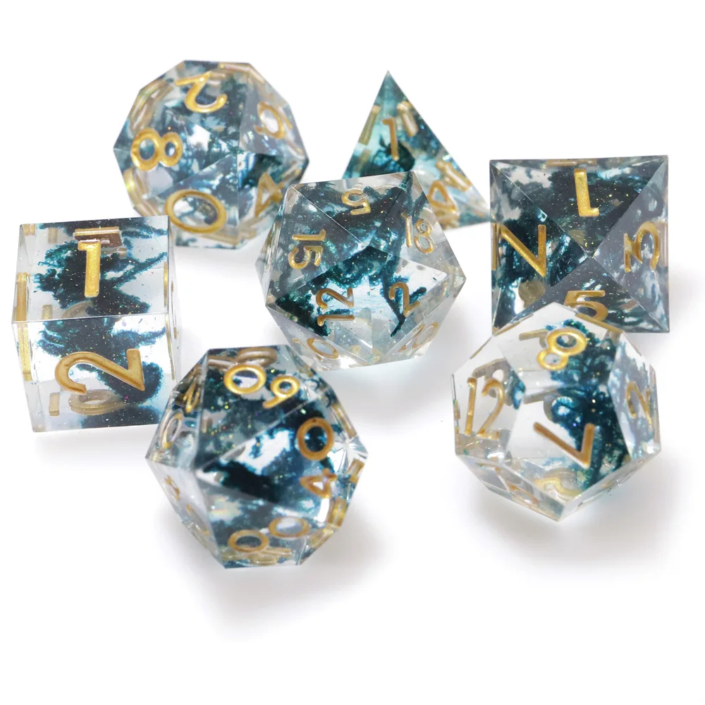 Os dados polyhedral 7-morrem a resina d4 d6 d8 d10 d % d12 d20 ajustaram para o jogo do papel do dnd
Os dados polyhedral 7-morrem a resina d4 d6 d8 d10 d % d12 d20 ajustaram para o jogo do papel do dnd