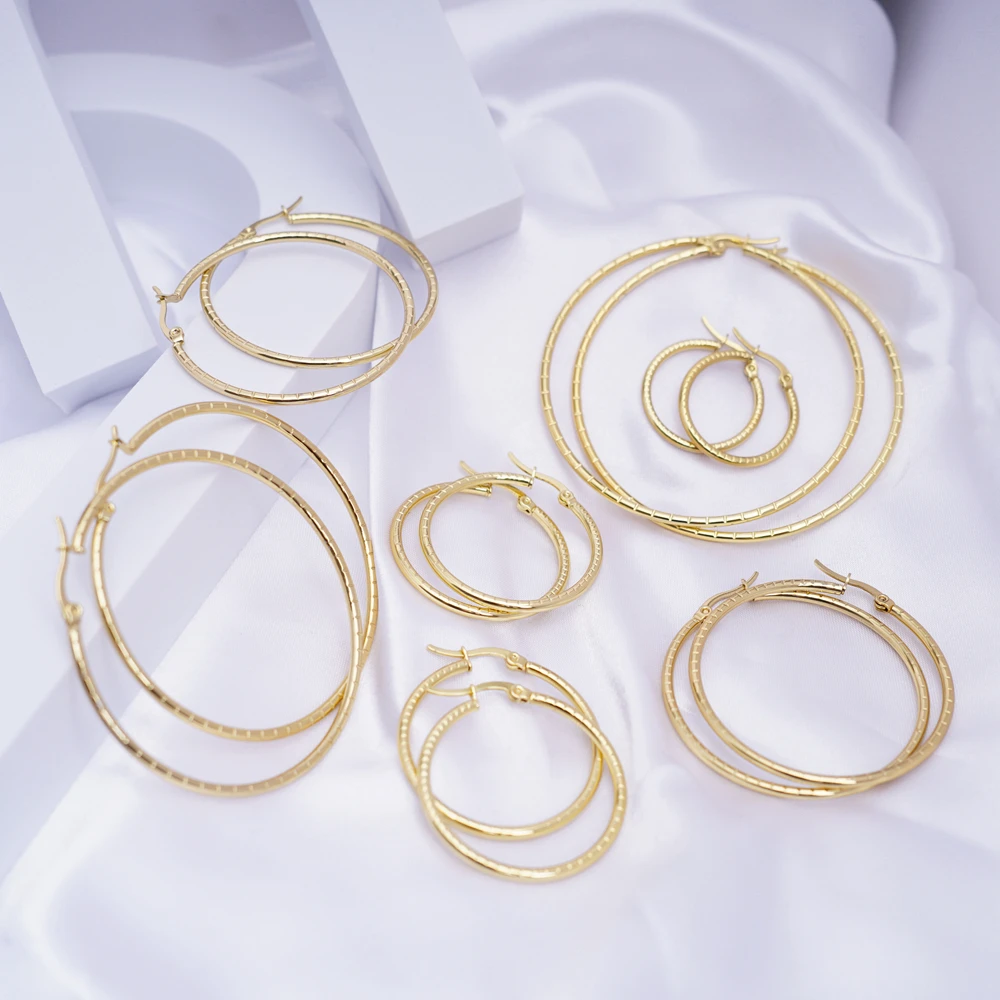ESSFF 5 Sizes Choose Stainless Steel Small Big Circle Women Hoop Earrings Hip Hop Hoops Cool Piercing Round Earings Wholesale
ESSFF 5 Sizes Choose Stainless Steel Small Big Circle Women Hoop Earrings Hip Hop Hoops Cool Piercing Round Earings Wholesale