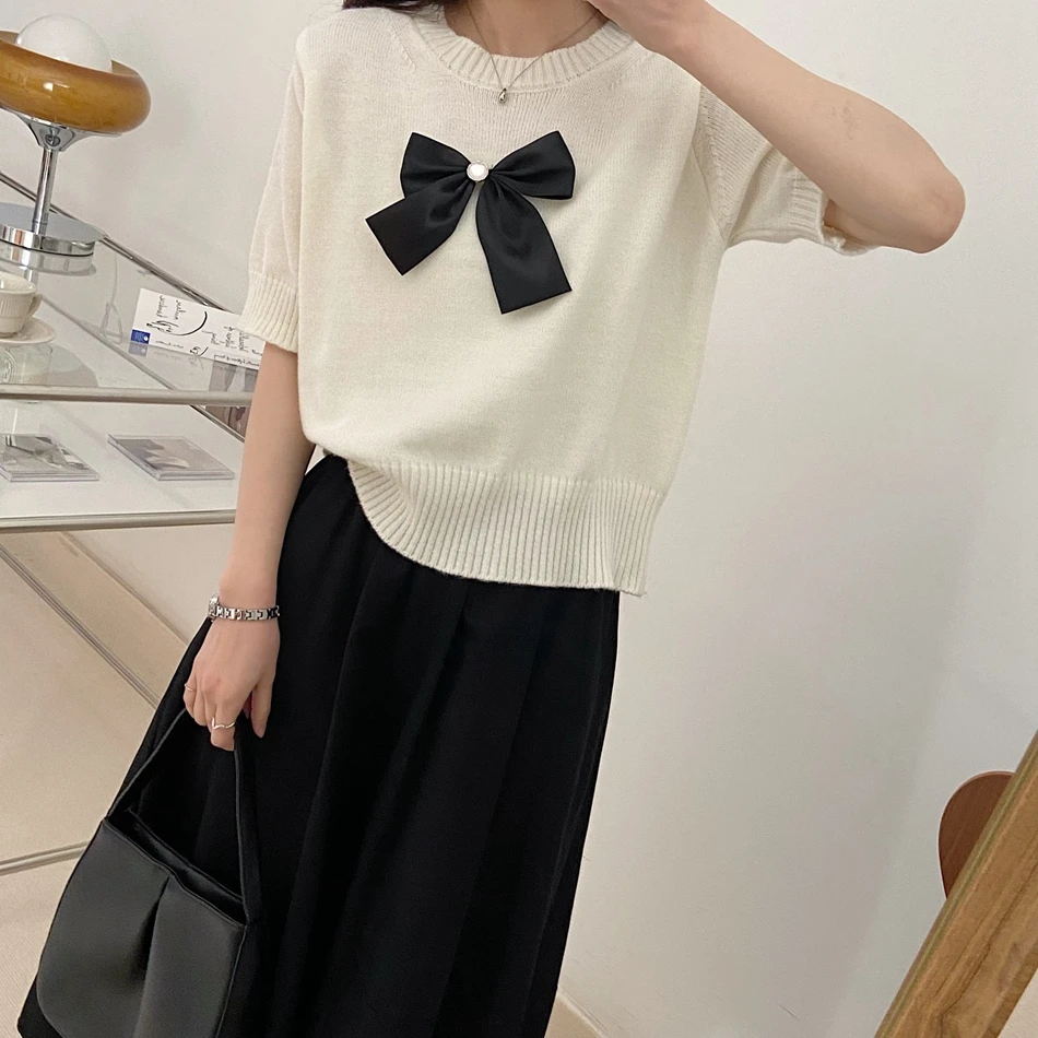 2022 New Women Summer American Retro T-Shirt Three-Dimensional Diamond Bow Knitted Short-Sleeved T-Shirt O-Neck Sweater Red Tops
2022 New Women Summer American Retro T-Shirt Three-Dimensional Diamond Bow Knitted Short-Sleeved T-Shirt O-Neck Sweater Red Tops
