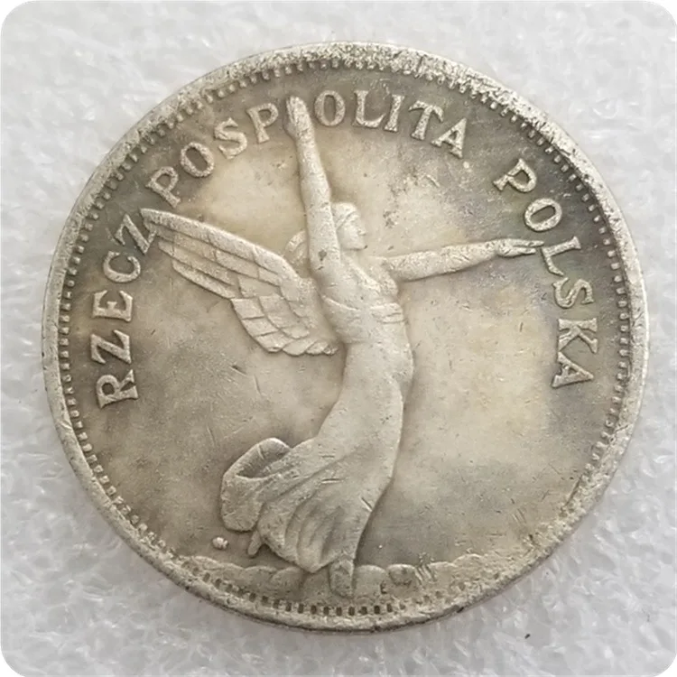 Винтажные золотые и серебряные монеты Польши 1930 года
Винтажные золотые и серебряные монеты Польши 1930 года