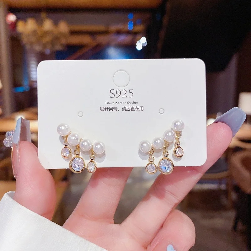 2022 New Korean 925 Silver Light Luxury Pearl Stud Earrings for Women Fashion Crystal Elegant Jewelry Party Gifts
2022 New Korean 925 Silver Light Luxury Pearl Stud Earrings for Women Fashion Crystal Elegant Jewelry Party Gifts