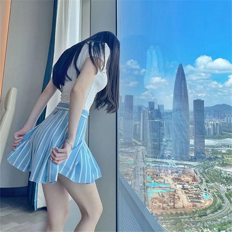 TB navy pure desire short skirt shows long legs and does not go out in summer high waist and thin A-line skirt women
TB navy pure desire short skirt shows long legs and does not go out in summer high waist and thin A-line skirt women