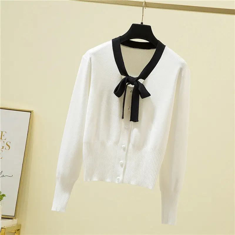 White Korean O Neck Women Sweater Pullover Knitted Soft Bow Top Fashion Long Sleeve Ladies Clothes Loose Pullovers Autumn 2021
White Korean O Neck Women Sweater Pullover Knitted Soft Bow Top Fashion Long Sleeve Ladies Clothes Loose Pullovers Autumn 2021