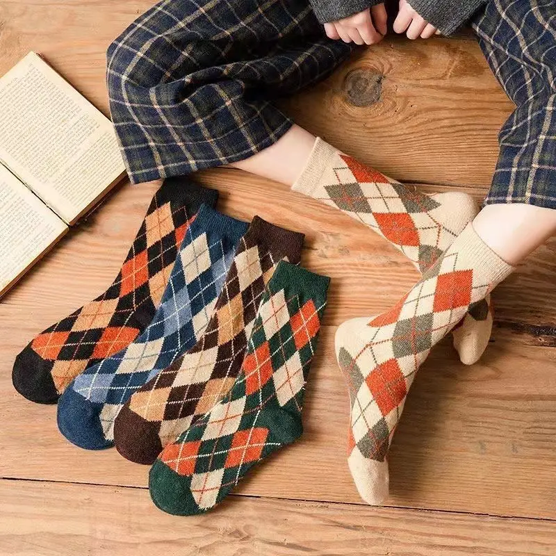 Women'S Socks Korean Version Mid Tube Autumn And Winter New High Tube Thickened Stockings Versatile Vintage Style Stockings
Women'S Socks Korean Version Mid Tube Autumn And Winter New High Tube Thickened Stockings Versatile Vintage Style Stockings
