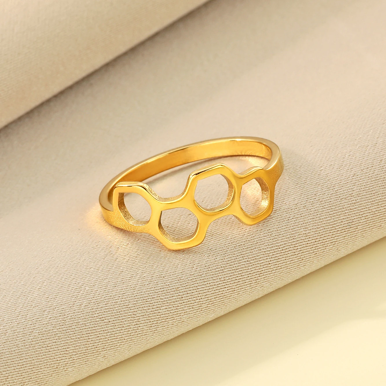 CHENHXUN Bee Ring Dainty Honey Comb Ring Nature Ring Stainless Steel for Men and Women
CHENHXUN Bee Ring Dainty Honey Comb Ring Nature Ring Stainless Steel for Men and Women