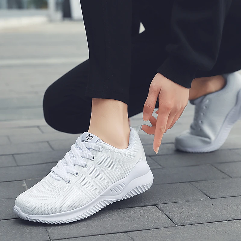 New women's casual shoes sports shoes ultra light and comfortable sports shoes flying woven tennis women's flat bottom
New women's casual shoes sports shoes ultra light and comfortable sports shoes flying woven tennis women's flat bottom