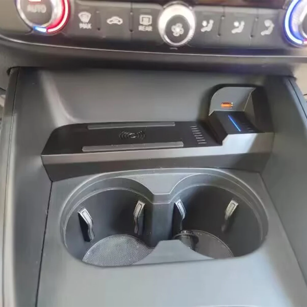 Автомобильное беспроводное зарядное устройство 15 Вт для Audi A3 8V S3 2014-2020, зарядная панель, держатель для телефона, быстрая зарядка, подставка для мобильного телефона, аксессуары для интерьера
Автомобильное беспроводное зарядное устройство 15 Вт для Audi A3 8V S3 2014-2020, зарядная панель, держатель для телефона, быстрая зарядка, подставка для мобильного телефона, аксессуары для интерьера