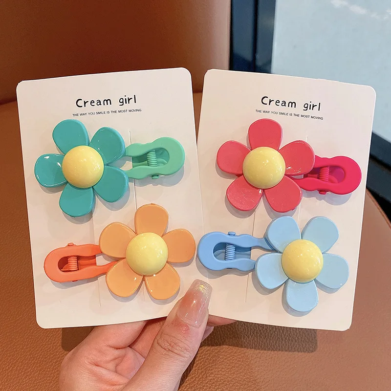 Flower hairpin women's side clip 2023 new girls fashion hairpin cute sweet forehead broken hair bangs clip headpiece hairpin
Flower hairpin women's side clip 2023 new girls fashion hairpin cute sweet forehead broken hair bangs clip headpiece hairpin