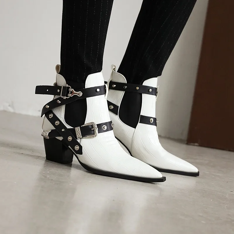 Зимние ботинки с заклепками, женская обувь с ремешком и пряжкой, ботинки челси на массивном каблуке, однотонная обувь, женская модная повсед...
Зимние ботинки с заклепками, женская обувь с ремешком и пряжкой, ботинки челси на массивном каблуке, однотонная обувь, женская модная повсед...