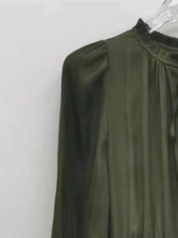 Женское платье
Женское платье