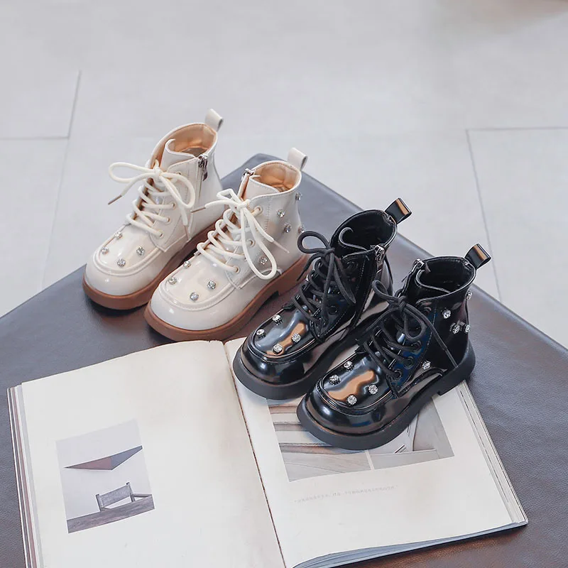 British Style Boots for Kids Girls Beautiful Punk Rivets Platform Shoes Pure Color Winter Children Boots Side Zipper Shoe F08164
British Style Boots for Kids Girls Beautiful Punk Rivets Platform Shoes Pure Color Winter Children Boots Side Zipper Shoe F08164