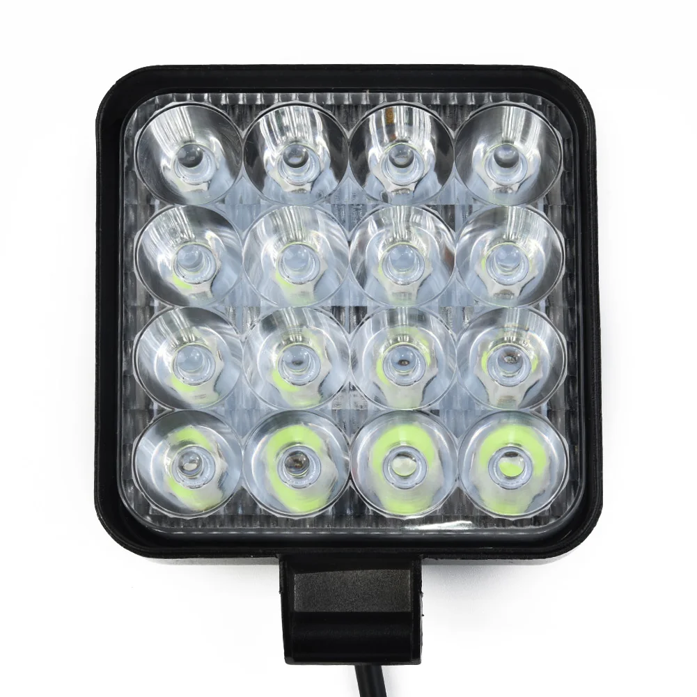 48W 16LED Work Light Fog Light Bar Floodlight Car Truck Tractor Driving Fog Lamp 12V 24V Working Lights Waterproof
48W 16LED Work Light Fog Light Bar Floodlight Car Truck Tractor Driving Fog Lamp 12V 24V Working Lights Waterproof