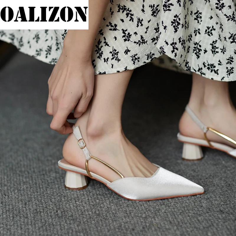 Женские массивные сандалии с острым носком, дизайнерские туфли-лодочки, Новинка лета 2022, роскошные шлепанцы, женская обувь для вечеринки, сл...
Женские массивные сандалии с острым носком, дизайнерские туфли-лодочки, Новинка лета 2022, роскошные шлепанцы, женская обувь для вечеринки, сл...