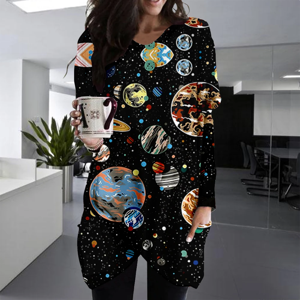 Oversized Women Clothing Long T-shirt Planet Printing V-neck Long Slit Women's T-shirt Casual Tops Long Sleeve Tee
Oversized Women Clothing Long T-shirt Planet Printing V-neck Long Slit Women's T-shirt Casual Tops Long Sleeve Tee