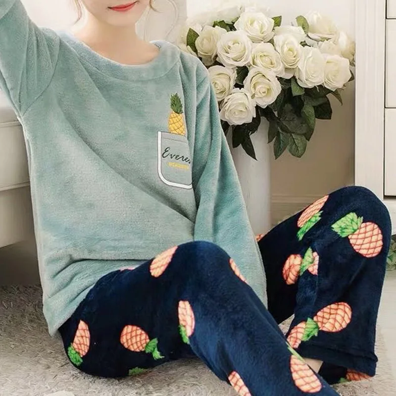 2021 Autumn Winter Warm Flannel Women Pyjamas Sets Thick Coral Velvet Sleepwear Ladies Long Sleeve Cartoon Pajamas Set Home Suit
2021 Autumn Winter Warm Flannel Women Pyjamas Sets Thick Coral Velvet Sleepwear Ladies Long Sleeve Cartoon Pajamas Set Home Suit