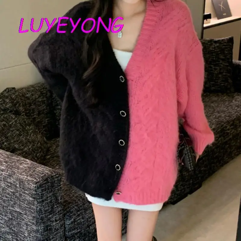 Korean Fashion Jumpers Y2k Girl Single Breasted Long Sleeve Sweaters Vintage Women Contrast Color V Neck Loose Cardigan Sweater
Korean Fashion Jumpers Y2k Girl Single Breasted Long Sleeve Sweaters Vintage Women Contrast Color V Neck Loose Cardigan Sweater