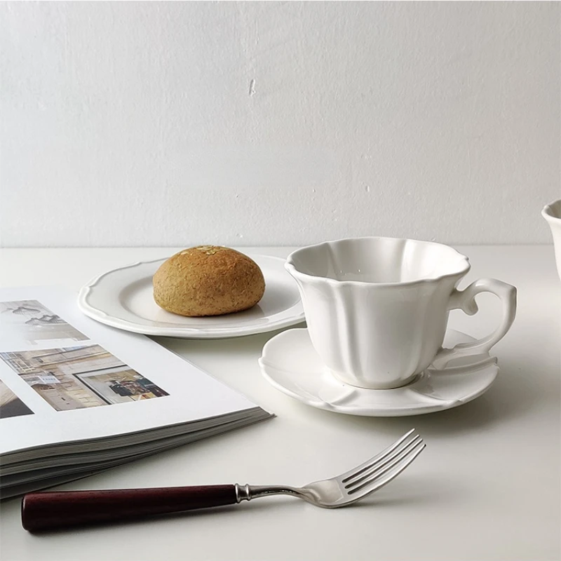 Ceramic Vintage Design Coffee Cup White Reusable Coffee Cup Tea Services Porcelain Small Ramadan Taza Desayuno Home Office Items
Ceramic Vintage Design Coffee Cup White Reusable Coffee Cup Tea Services Porcelain Small Ramadan Taza Desayuno Home Office Items