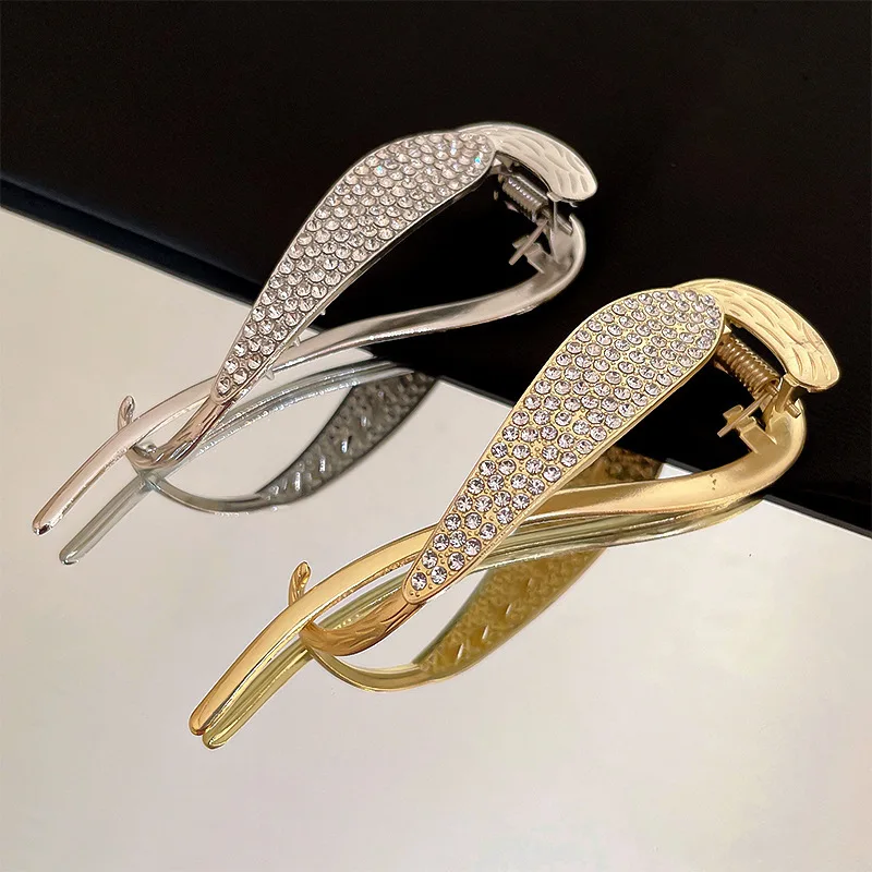 New high-grade zircon frog clasp hairpin twist hairpin at the back of the head Elegant women's fashion hair accessories
New high-grade zircon frog clasp hairpin twist hairpin at the back of the head Elegant women's fashion hair accessories