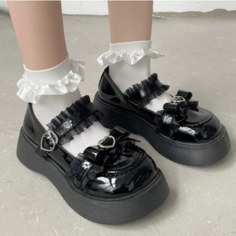 Sweet Lace Bowknot Lolita Shoes Women Heart Buckle Patent Leather Mary Janes Woman 2022 Round Toe Platform Flats Shoes
Sweet Lace Bowknot Lolita Shoes Women Heart Buckle Patent Leather Mary Janes Woman 2022 Round Toe Platform Flats Shoes