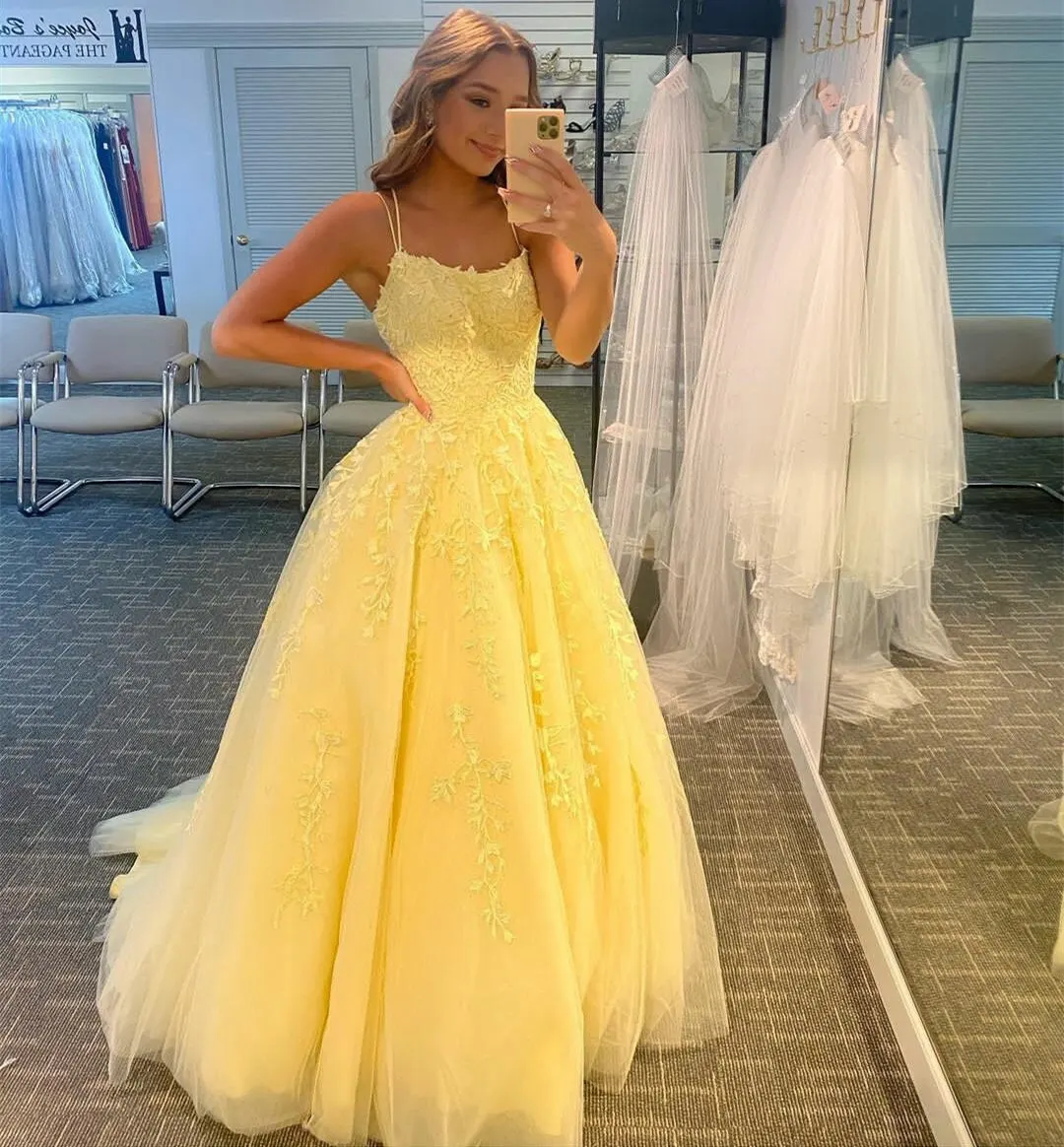 Sayulita Yellow Tulle Prom Dresses Spaghetti Strapless فساتين مناسبة رسمية Applique Lace Up Sexy Backless Formal Party Evening
Sayulita Yellow Tulle Prom Dresses Spaghetti Strapless فساتين مناسبة رسمية Applique Lace Up Sexy Backless Formal Party Evening