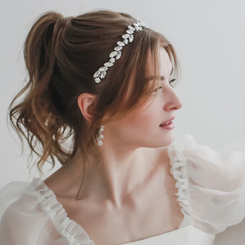 Simplicity Rhinestone Hairbands for Women Long Tassel Bow Bands Korean Crystal Headband Wedding Hair Band Accessories
Simplicity Rhinestone Hairbands for Women Long Tassel Bow Bands Korean Crystal Headband Wedding Hair Band Accessories