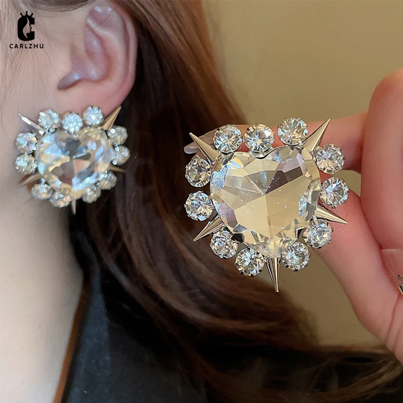 French Vintage Rhinestone Love Heart Star Stud Earrings for Women Light Luxury Temperament Party Jewelry
French Vintage Rhinestone Love Heart Star Stud Earrings for Women Light Luxury Temperament Party Jewelry