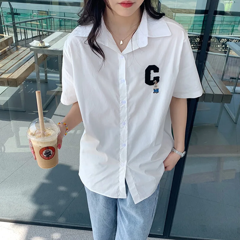 New Summer Casual Women Shirt Vintage Streetwear Letter C Embroidered Cartoon Bear Badge Blusas White Button Up Blouses Mujer
New Summer Casual Women Shirt Vintage Streetwear Letter C Embroidered Cartoon Bear Badge Blusas White Button Up Blouses Mujer