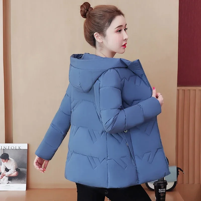 

Женская зимняя куртка на хлопковом наполнителе, новинка 2023, зимнее теплое плотное хлопковое пальто, корейские свободные женские парки, пальто с капюшоном, короткая верхняя одежда