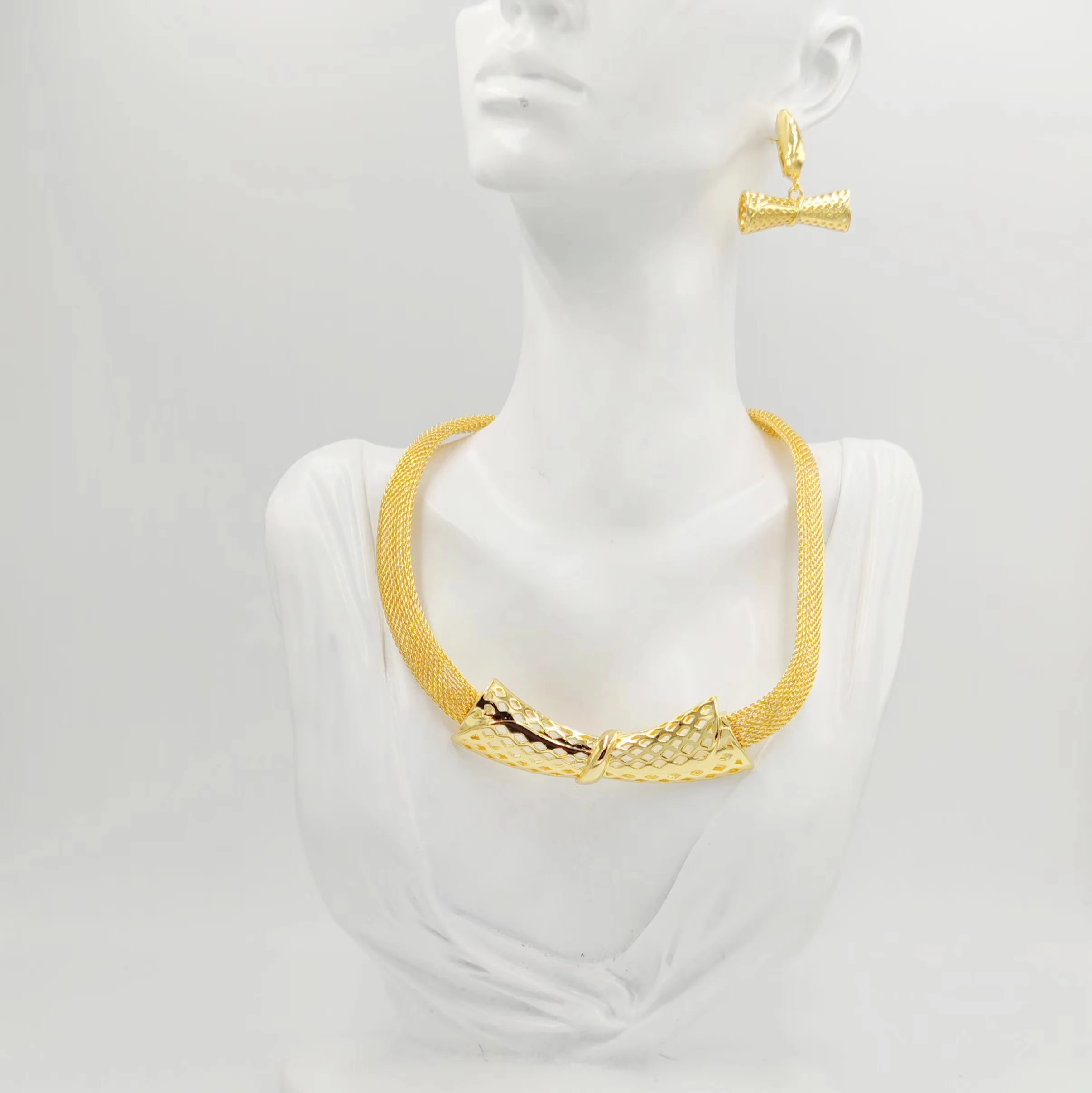 Gold Jewelry Set Lady Necklace Earrings Dubai African Indian Bridal Accessories Flower Jewelry Set Necklace
Gold Jewelry Set Lady Necklace Earrings Dubai African Indian Bridal Accessories Flower Jewelry Set Necklace