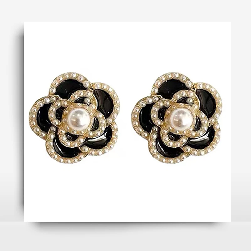 New Luxury Vintage Exquisite Drop Pendant Earrings for Women Vacation Fashion Style Pearl Stud Earring 2023 Fashion Jewelry Gift
New Luxury Vintage Exquisite Drop Pendant Earrings for Women Vacation Fashion Style Pearl Stud Earring 2023 Fashion Jewelry Gift