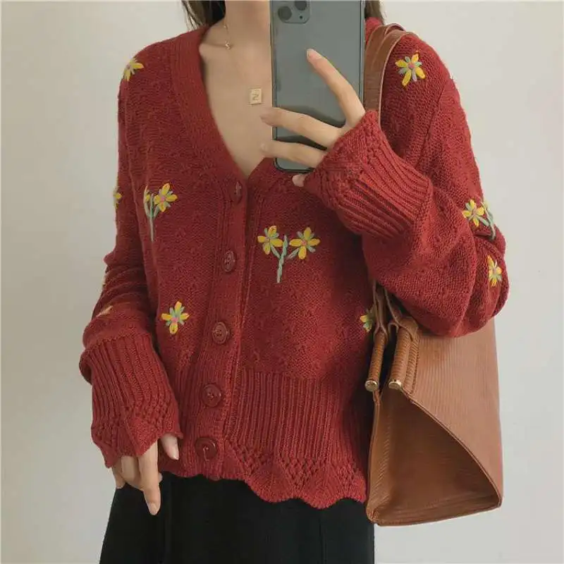 Spring Autumn New Fashion V-neck Embroidered Cardigan Women's Floral Handmade Knitted Jumper Sweaters Female Crocheted Clothing
Spring Autumn New Fashion V-neck Embroidered Cardigan Women's Floral Handmade Knitted Jumper Sweaters Female Crocheted Clothing