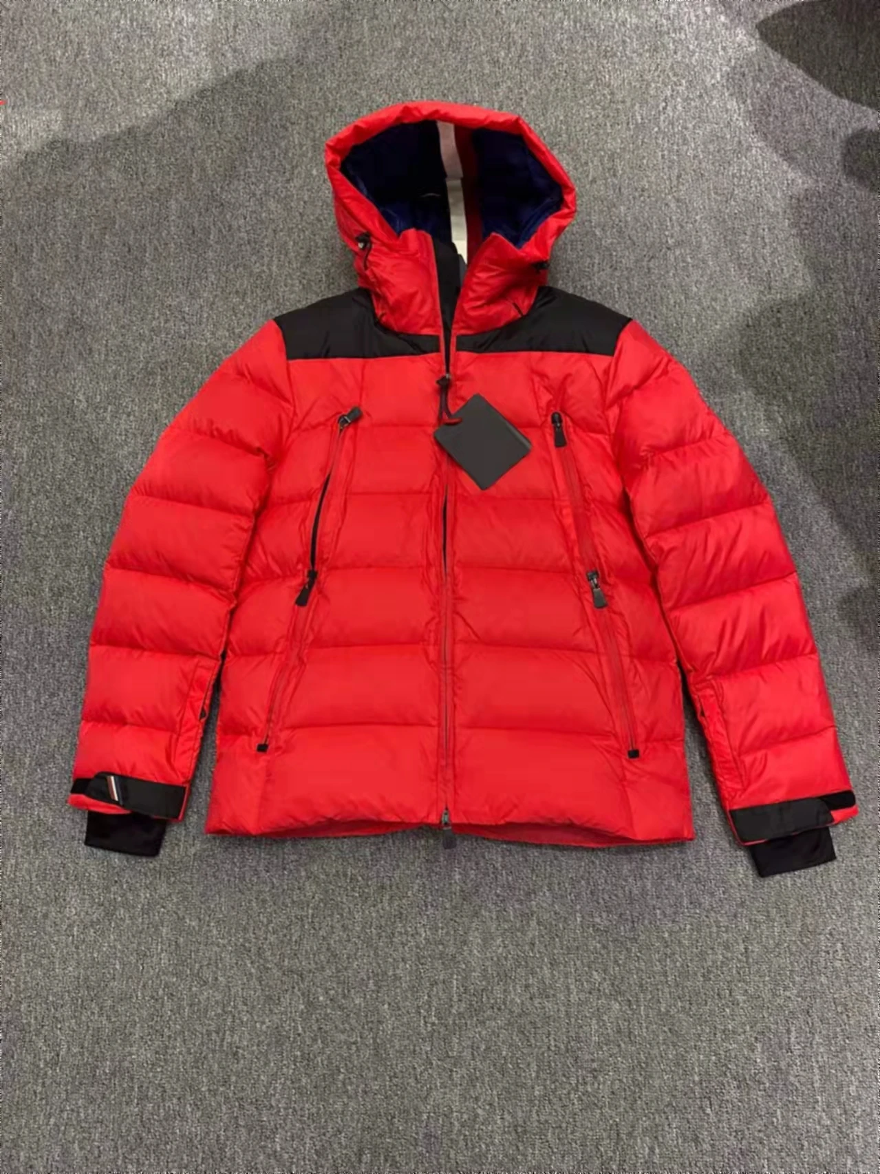 Men And Women Autumn And Winter New Hooded Thick Warm Goose Down Jacket
Men And Women Autumn And Winter New Hooded Thick Warm Goose Down Jacket