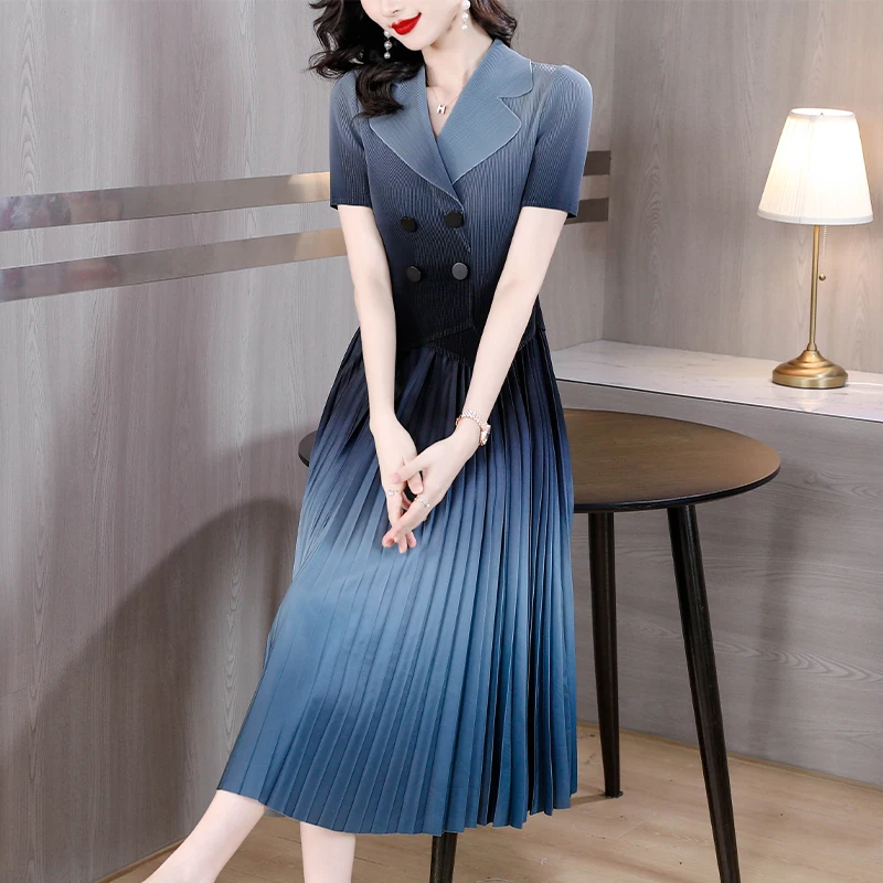 Europe 2023 Women Summer New Fashion Pleated Round Notchedk Short Sleeve Slim Fit Casual Printing Dress Mom Mid Length Dress
Europe 2023 Women Summer New Fashion Pleated Round Notchedk Short Sleeve Slim Fit Casual Printing Dress Mom Mid Length Dress