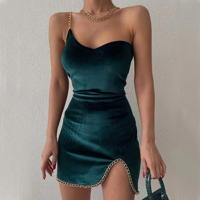 Sexy Strapless Backless Irregular Neck Single Chain Sling Dress Women Summer Dresses 2022 NEW Slim Solid Fleece Mini Chic Dress
Sexy Strapless Backless Irregular Neck Single Chain Sling Dress Women Summer Dresses 2022 NEW Slim Solid Fleece Mini Chic Dress