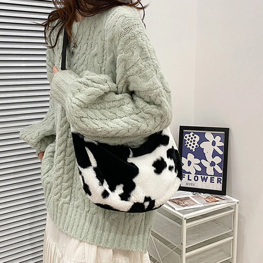 Women Plush Faux Fur Bag Cow Pattern Dumpling Bags Winter Soft Warm Zipper Crossbody Bag Fluffy All-match Brand Designer Handbag
Women Plush Faux Fur Bag Cow Pattern Dumpling Bags Winter Soft Warm Zipper Crossbody Bag Fluffy All-match Brand Designer Handbag