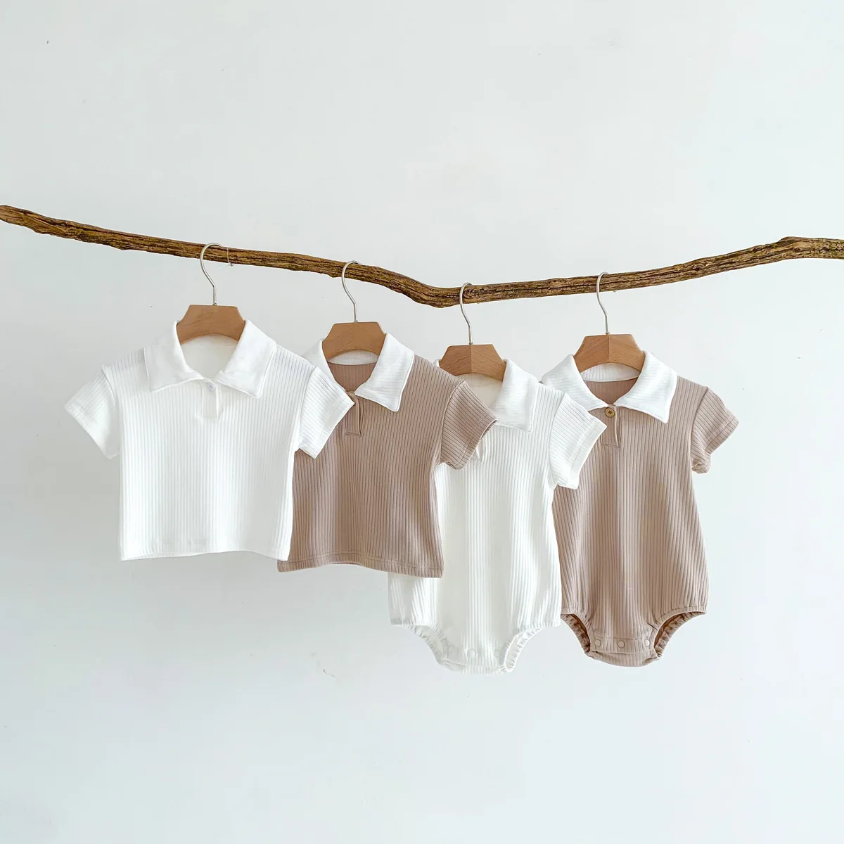 Женское хлопковое боди в рубчик для новорожденных, с коротким рукавом, Летний комбинезон для мальчиков с отложным воротником, однотонные футболки для маленьких девочек, 2023
Женское хлопковое боди в рубчик для новорожденных, с коротким рукавом, Летний комбинезон для мальчиков с отложным воротником, однотонные футболки для маленьких девочек, 2023