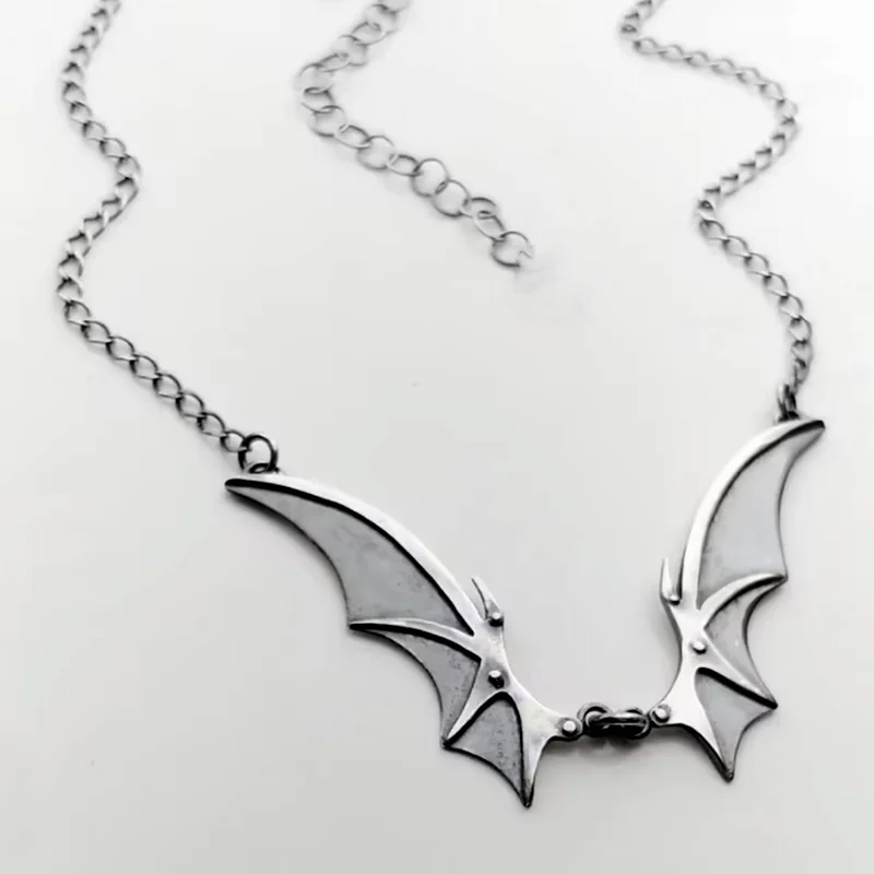 Vampire Silver Wings Necklace Wings Bat Vampire Gothic Metalwork Witchcraft Industry Bat Wings
Vampire Silver Wings Necklace Wings Bat Vampire Gothic Metalwork Witchcraft Industry Bat Wings