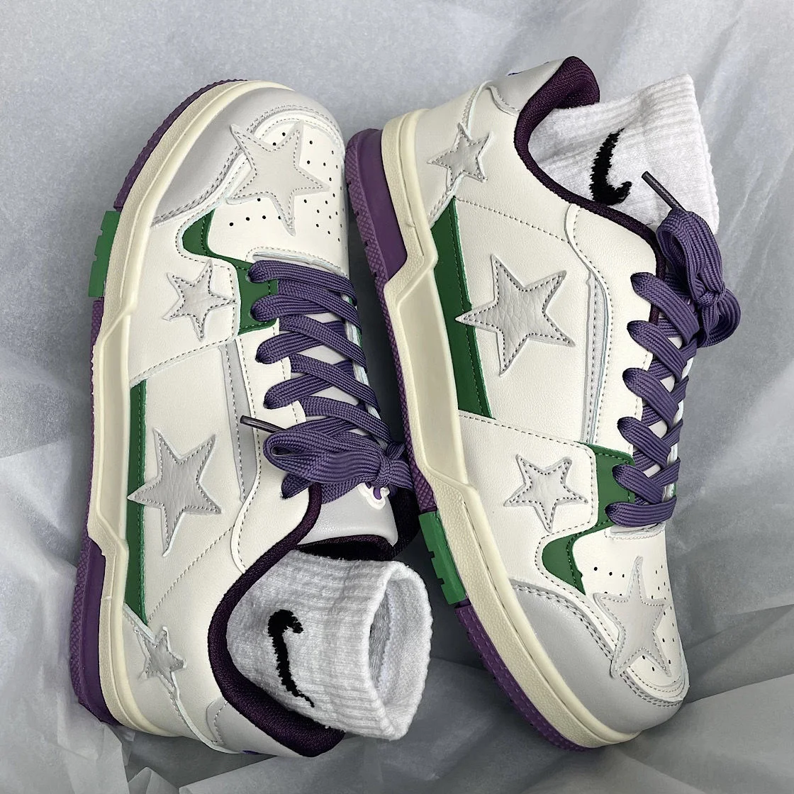 Vintage Lace Up Low Top Star Cor Blocked Board Shoes Sporty Design Sense Fashion Couple Small White Shoes for Men and Women
Vintage Lace Up Low Top Star Cor Blocked Board Shoes Sporty Design Sense Fashion Couple Small White Shoes for Men and Women